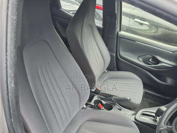 Toyota Yaris 2021 Gray