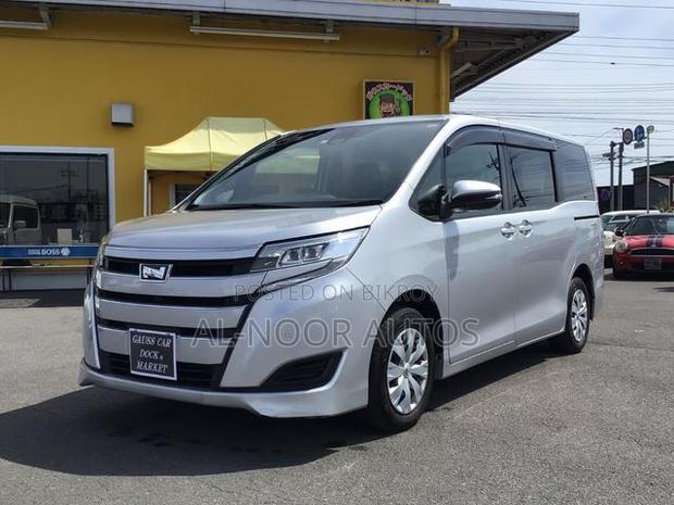 Toyota Noah 2.0 AWD (8 Seater) 2021 Silver
