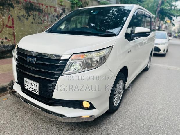 Toyota Noah 2016 Pearl