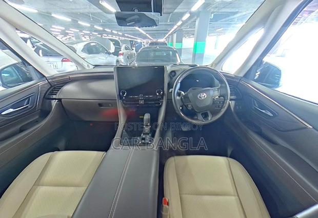 Toyota Alphard 2024 Pearl