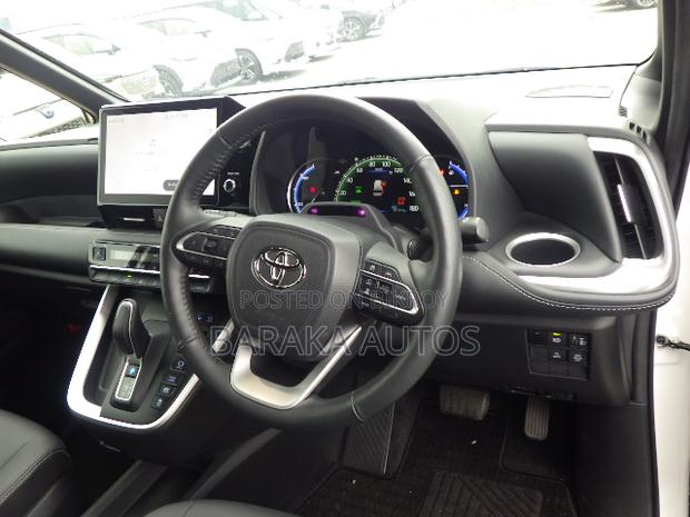 Toyota Noah 2023 Pearl