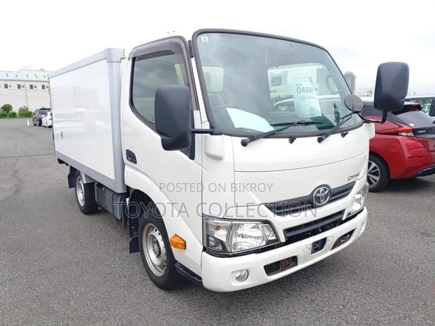 Toyota Dyna 2021 White