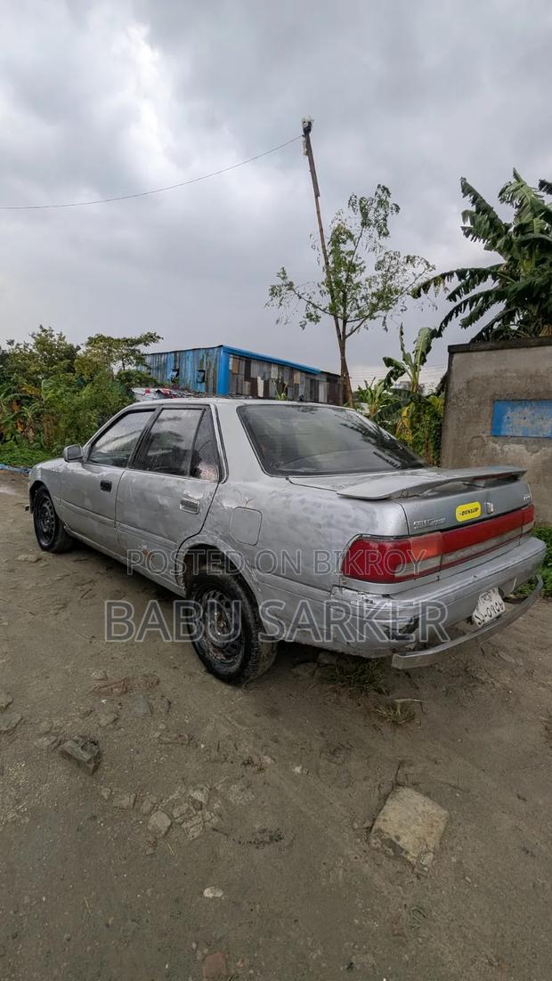 Toyota Corona 1989 Silver