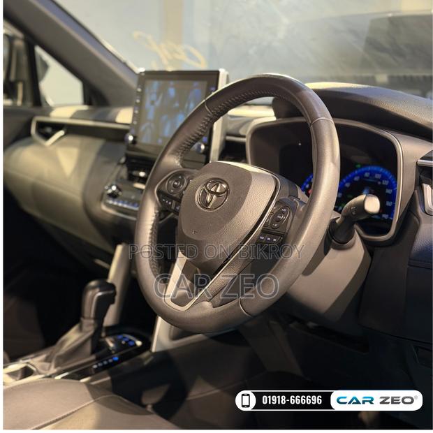 Toyota Corolla Cross 1.8 Hybrid AWD 2021 Black