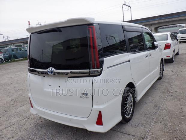 Toyota Noah 2021 Pearl