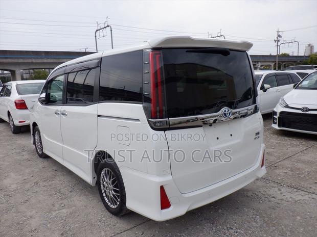 Toyota Noah 2021 Pearl