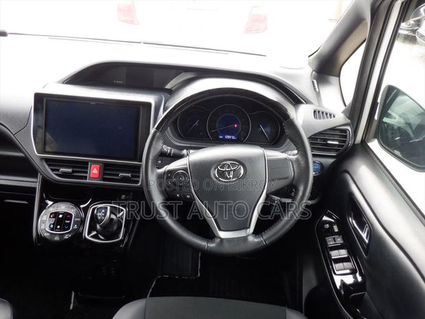 Toyota Noah 2021 Pearl