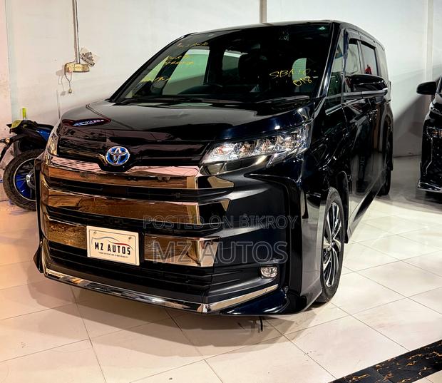 Toyota Noah 2022 Black