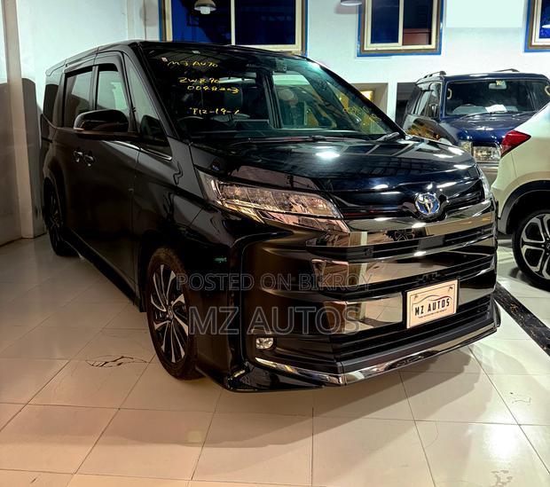 Toyota Noah 2022 Black
