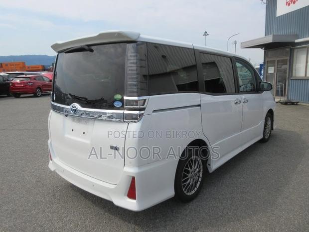 Toyota Voxy Hybrid ZS Kirameki III 2WD 7-Seater 2021 Pearl
