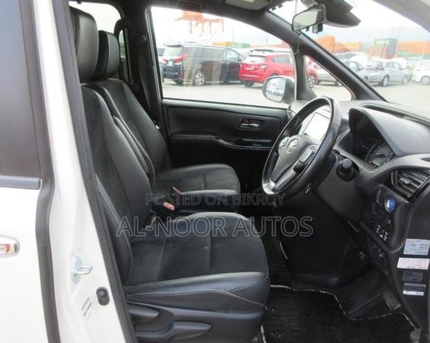 Toyota Voxy Hybrid ZS Kirameki III 2WD 7-Seater 2021 Pearl