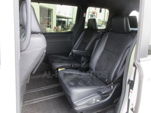 Toyota Voxy Hybrid ZS Kirameki III 2WD 7-Seater 2021 Pearl