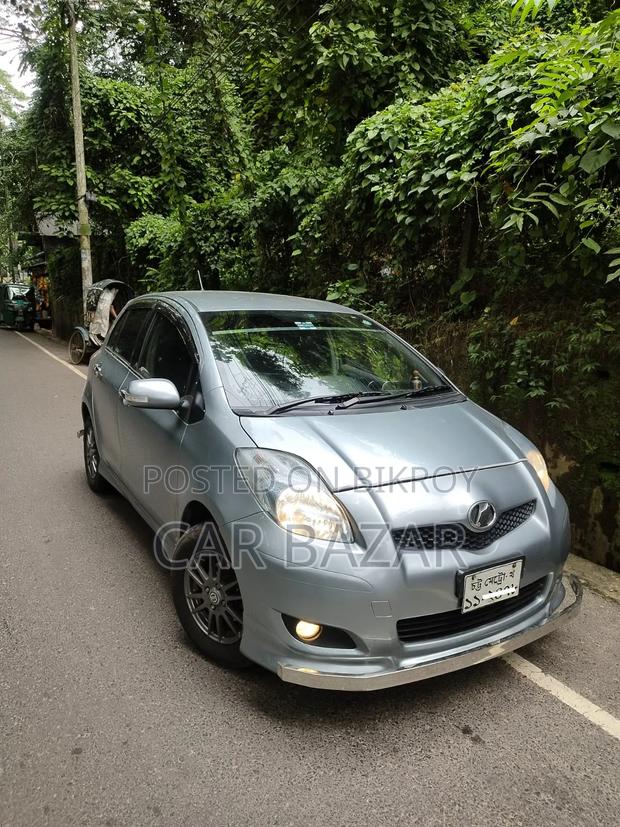 Toyota Vitz 1.3 FWD 5dr 2009 Gray