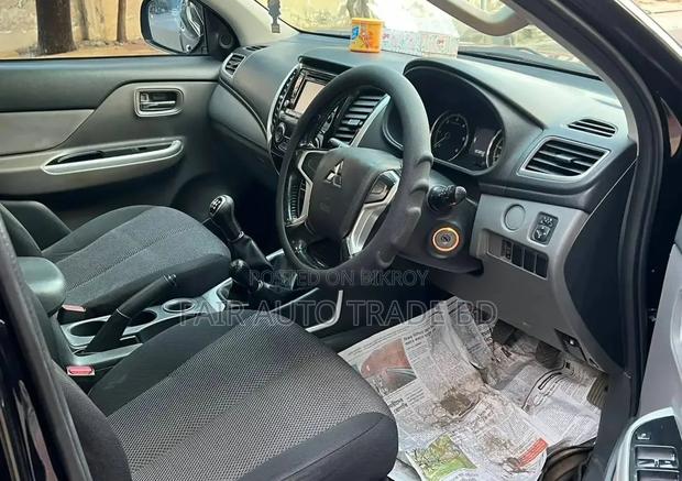 Mitsubishi L200 2017 Black