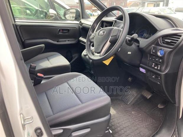 Toyota Noah 1.8 FWD Hybrid (7 Seater) 2021 Pearl