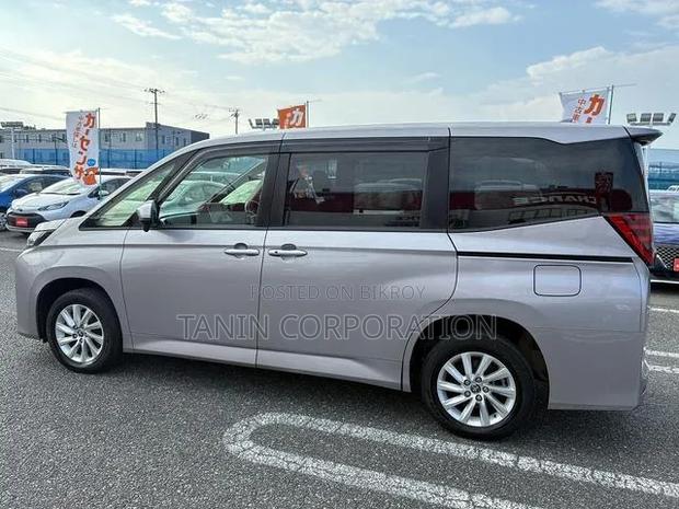 Toyota Noah 2022 Brown