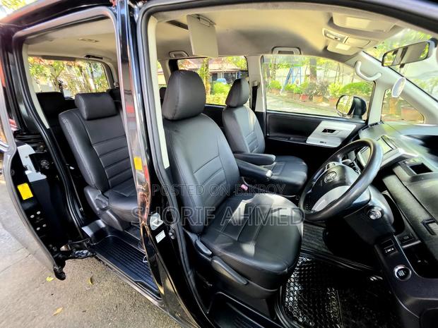 Toyota Noah 2013 Gray