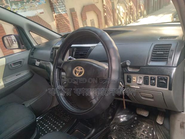 Toyota Noah 2002 Maroon