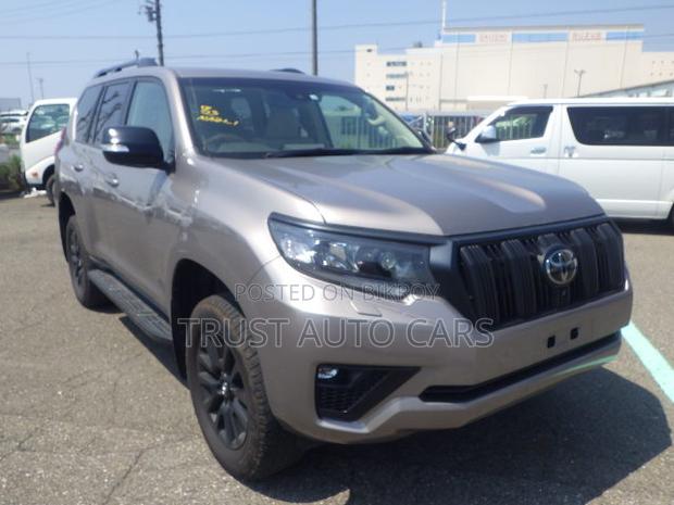 Toyota Land Cruiser Prado 2022 Brown