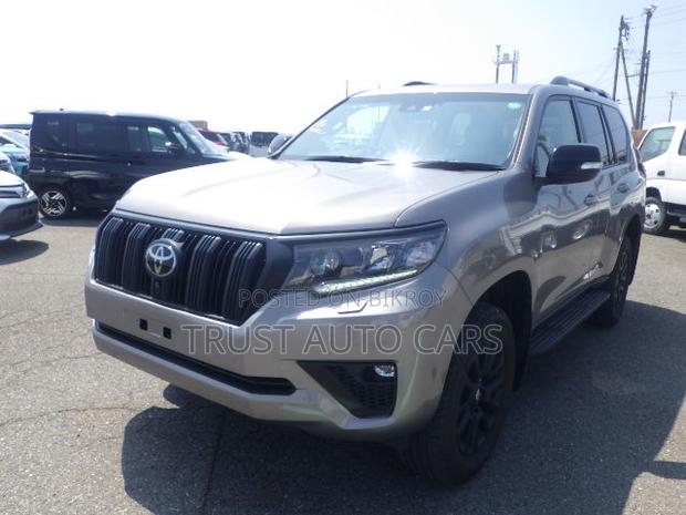 Toyota Land Cruiser Prado 2022 Brown