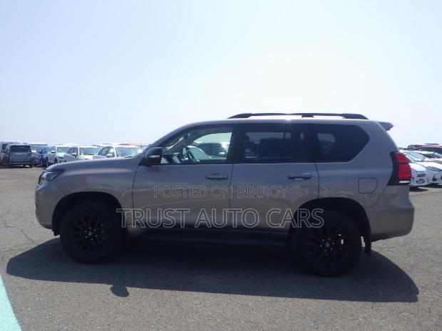 Toyota Land Cruiser Prado 2022 Brown