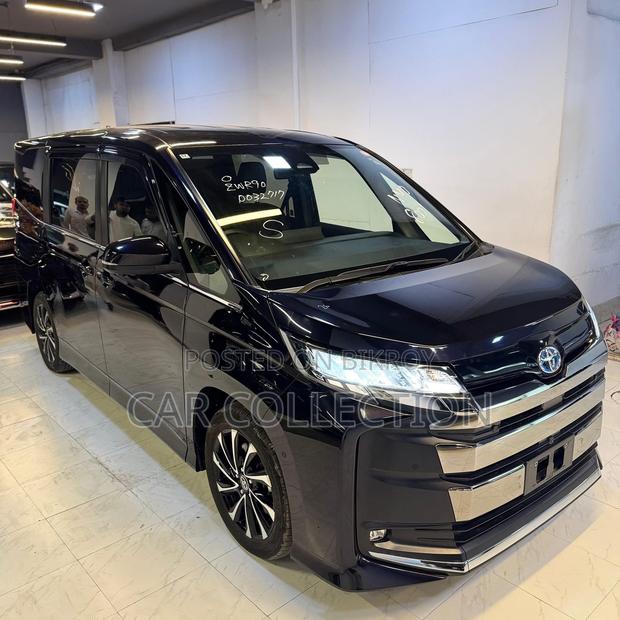 Toyota Noah 2022 Black