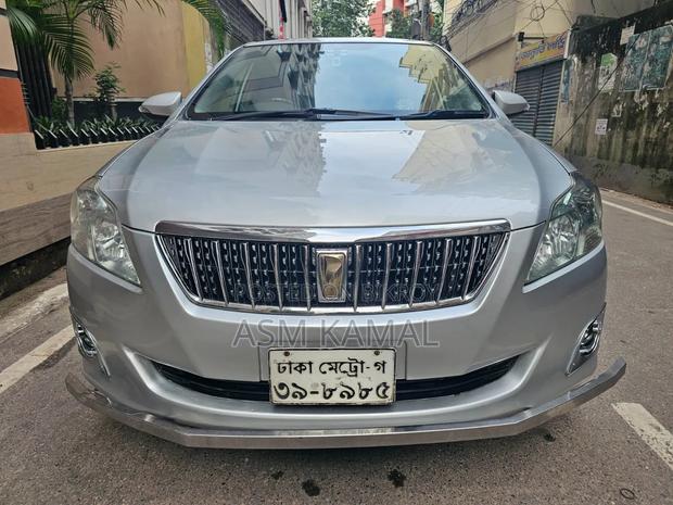Toyota Premio 2012 Silver