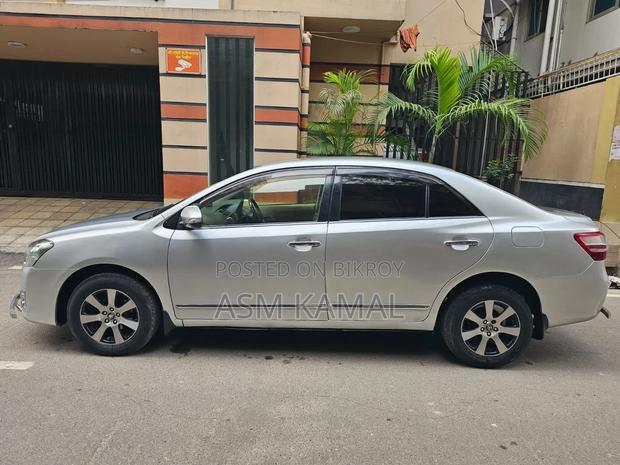 Toyota Premio 2012 Silver