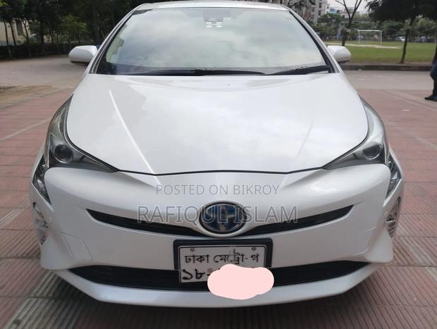 Toyota Prius 2018 Pearl