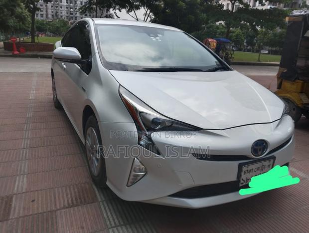 Toyota Prius 2018 Pearl