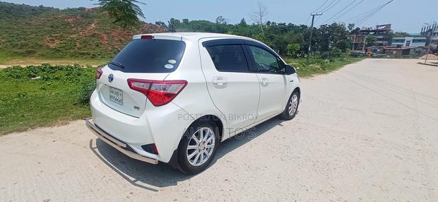 Toyota Vitz 2017 White
