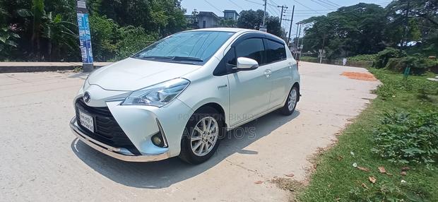 Toyota Vitz 2017 White