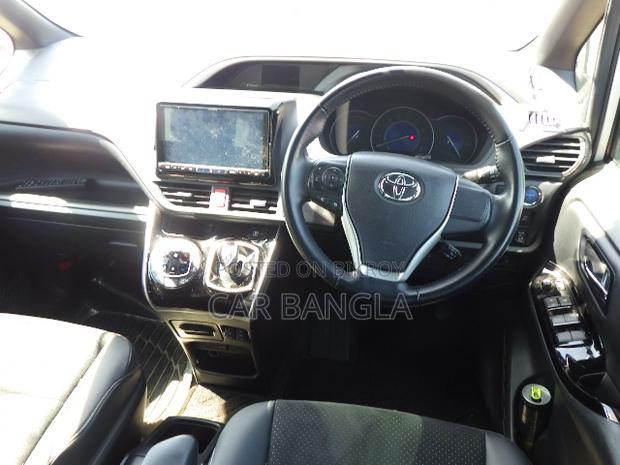 Toyota Voxy Hybrid ZS Kirameki III 2WD 7-Seater 2021 Pearl