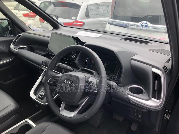 Toyota Noah 2023 Black