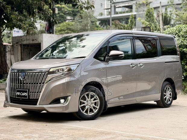 Toyota Esquire 1.8 FWD Hybrid (7 Seater) 2018 Brown