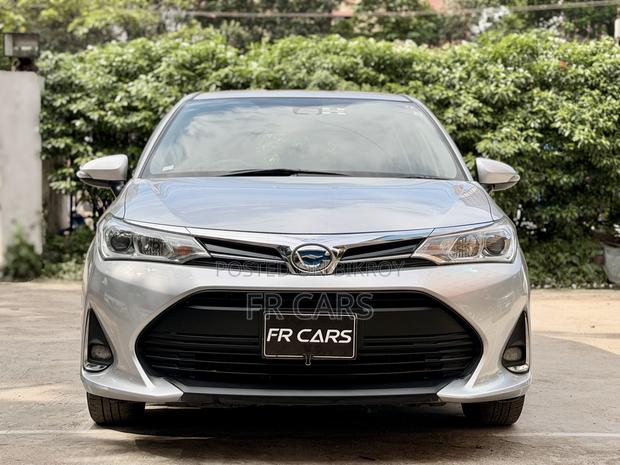 Toyota Corolla Fielder 1.5 Hybrid FWD 2019 Silver