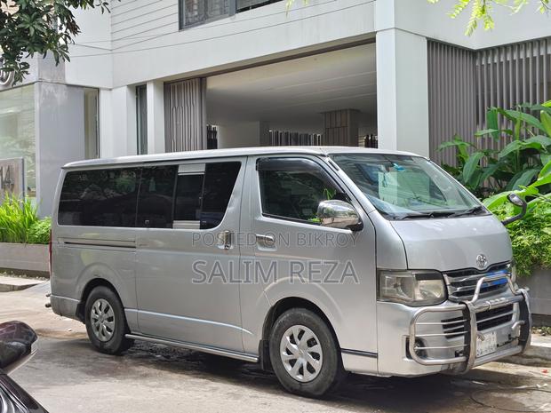 Toyota Noah 2011 Silver