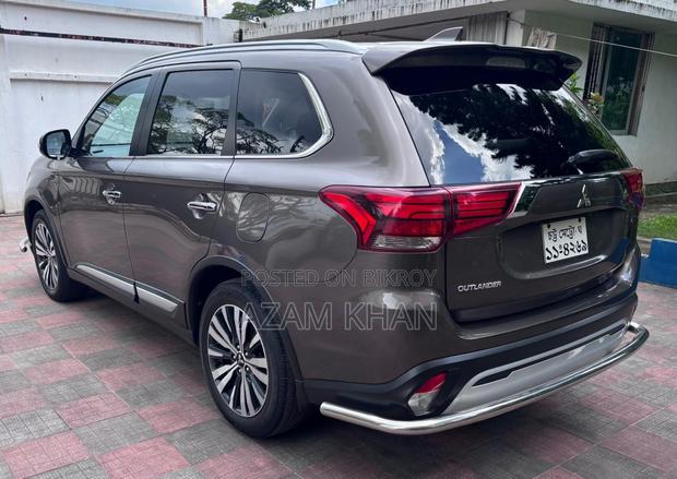 Mitsubishi Outlander 2020 Gray