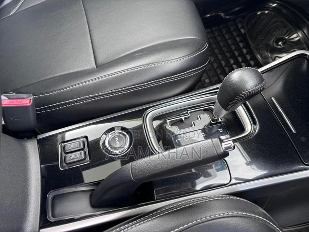 Mitsubishi Outlander 2020 Gray