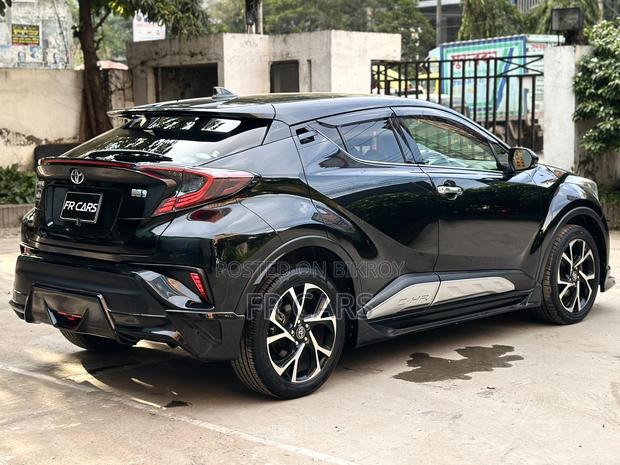 Toyota C-Hr XLE FWD Sport Utility (2.0L 4cyl 2AM) 2018 Black