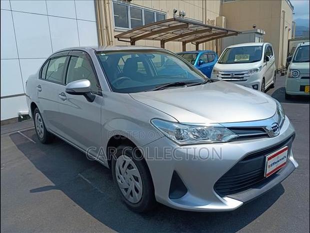 Toyota Axio 2021 Silver