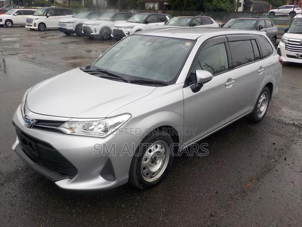 Toyota Corolla Fielder 1.5 Hybrid FWD 2021 Silver
