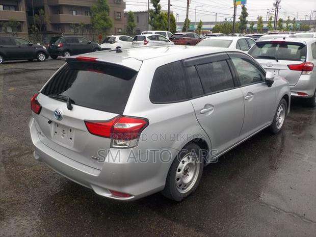 Toyota Corolla Fielder 1.5 Hybrid FWD 2021 Silver