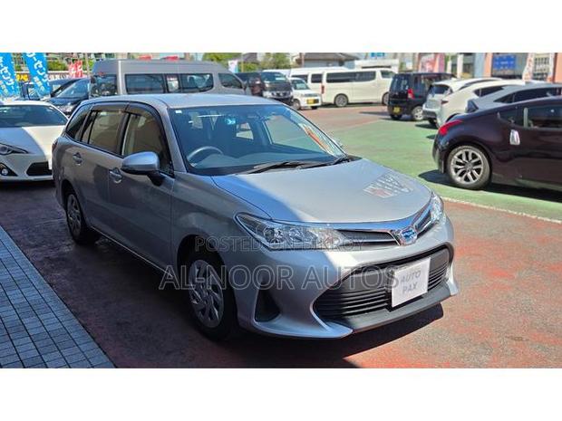 Toyota Corolla Fielder 2021 Silver