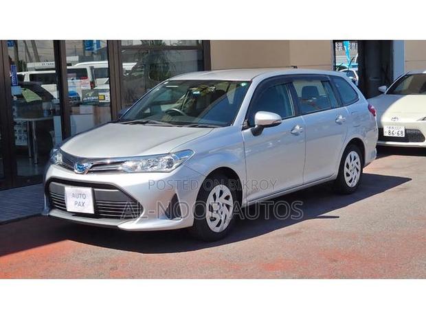 Toyota Corolla Fielder 2021 Silver