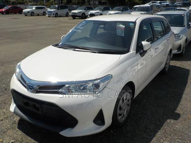 Toyota Corolla Fielder 1.5 Hybrid FWD 2021 White