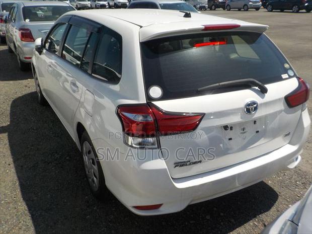 Toyota Corolla Fielder 1.5 Hybrid FWD 2021 White