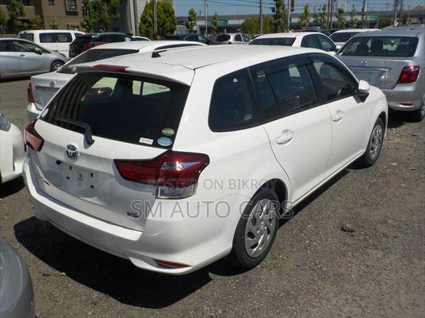Toyota Corolla Fielder 1.5 Hybrid FWD 2021 White