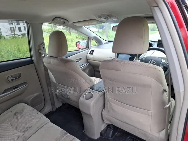 Toyota Prius 4dr Hatchback (1.8L 4cyl Gas/Electric Hybrid CVT) 2016 Red