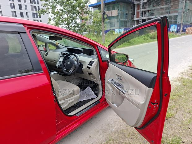 Toyota Prius 4dr Hatchback (1.8L 4cyl Gas/Electric Hybrid CVT) 2016 Red